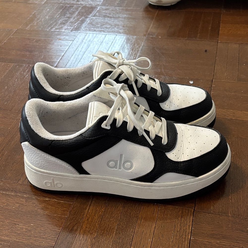 ALO Recovery Mode Sneaker - Black/White
